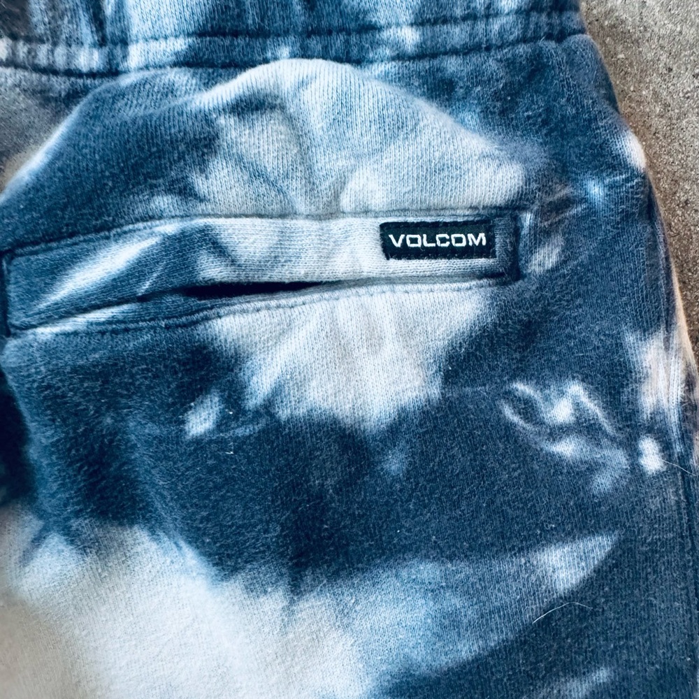 SET OF 2! Volcom Kids Blue Tie-Dye Joggers and Trestles Supply Co. Grey Joggers - Picture 4 of 9